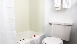 Two Full Bathroom Ironwood