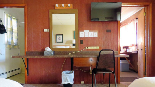 Queen Beds Sitting Area